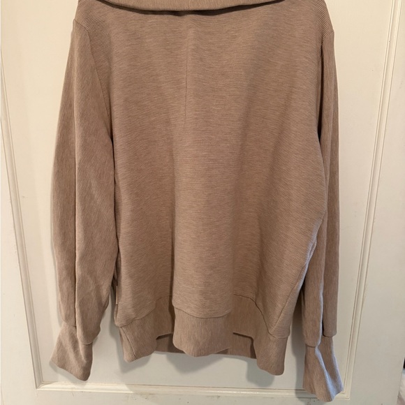 Varley Vine 1/2 zip - Picture 4 of 6